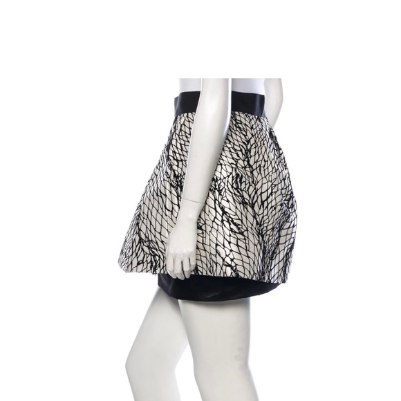 Dolce & Gabbana black and white skirt with silk underlay Size S - Picture 2 of 5